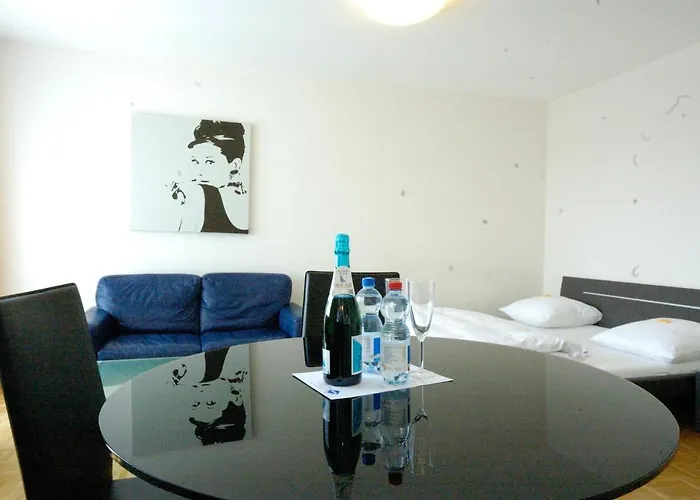 With View Over The - Vineyard 52 *